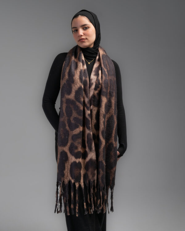 Rosettes Pattern Shawl - Image 2