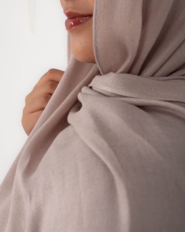 Grey Elegance - Image 2